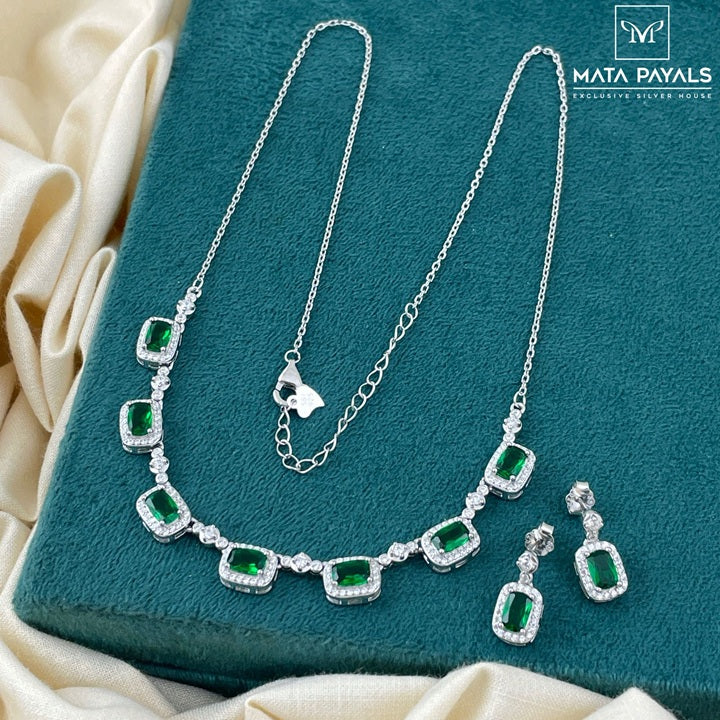 Gleaming Zircon Necklace