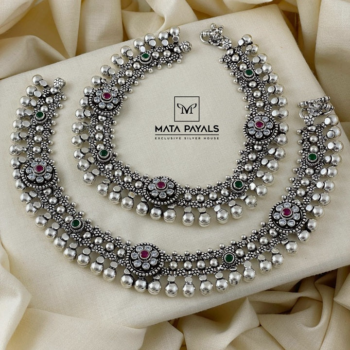 Classic Floral Anklet