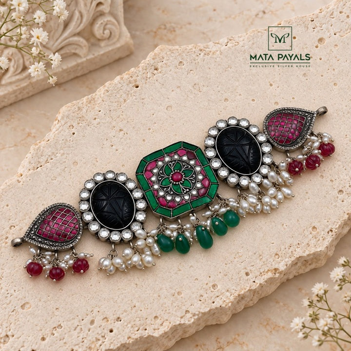 Impressive Semi Precious Kundan Choker