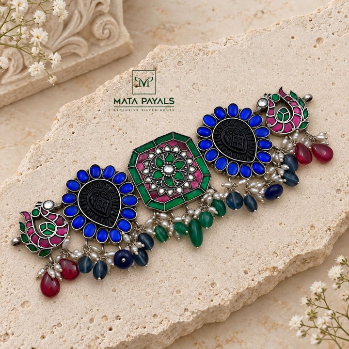 Mesmerizing Kundan Oxidised Choker