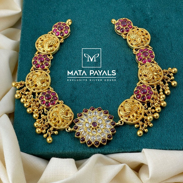 Attractive Mayura Necklace