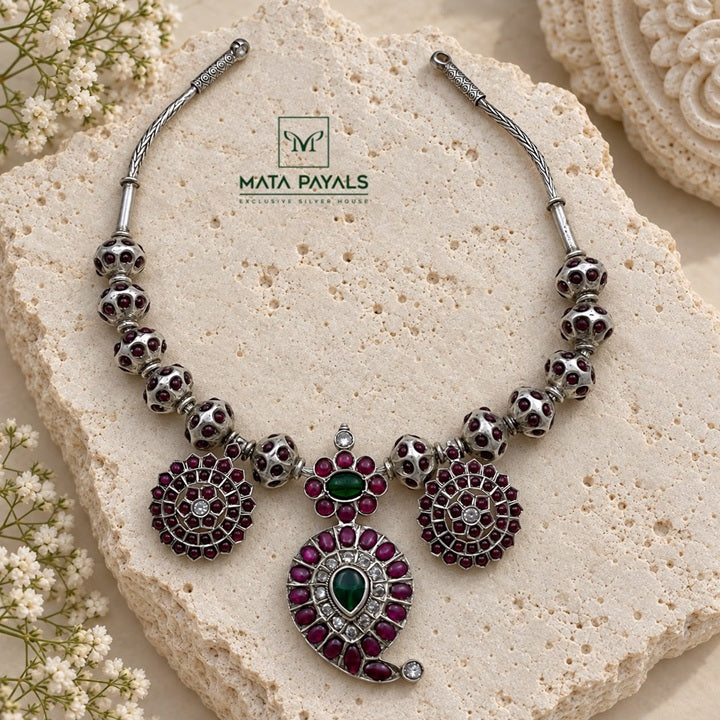 Pretty Mango Design Necklace