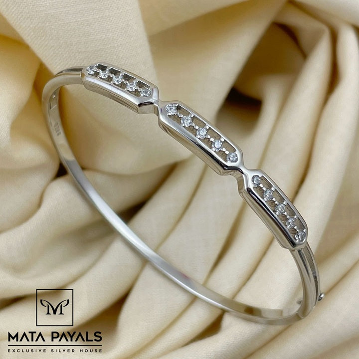Bright Zircon Kada