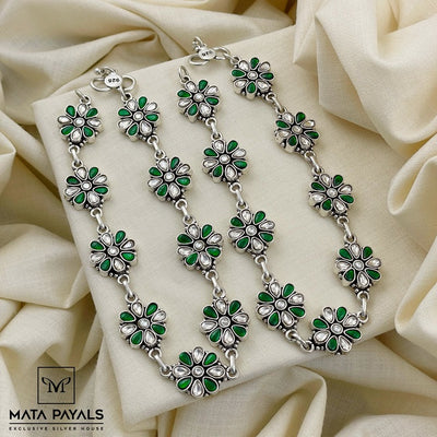 Good Looking Floral Kundan Anklet