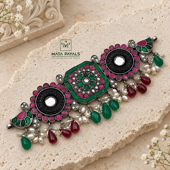 Dynamic Kundan Oxidised Choker