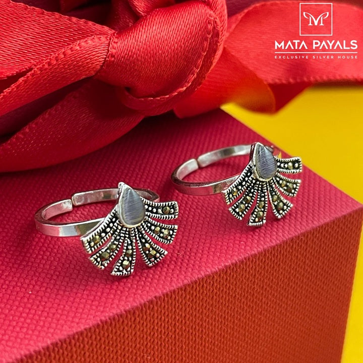 Charming Marcasite Toe Ring