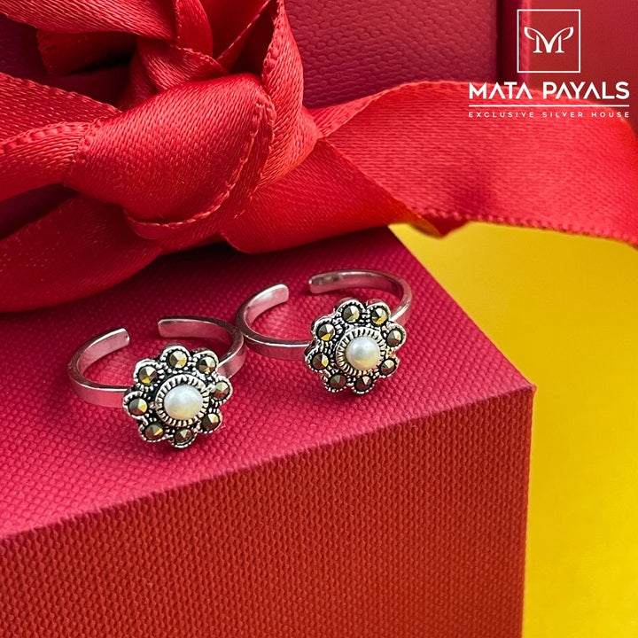 Simple Floral Toe Ring