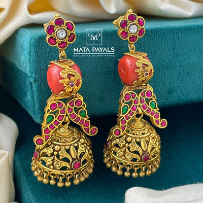 Luxurious Kundan Jumka