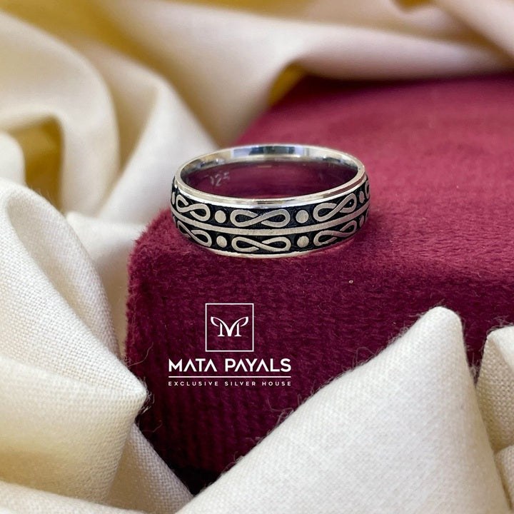 Heritage Oxidised Finger Ring