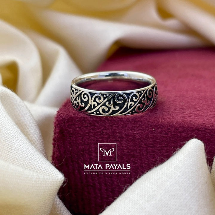 Unbelievable Oxidised Ring