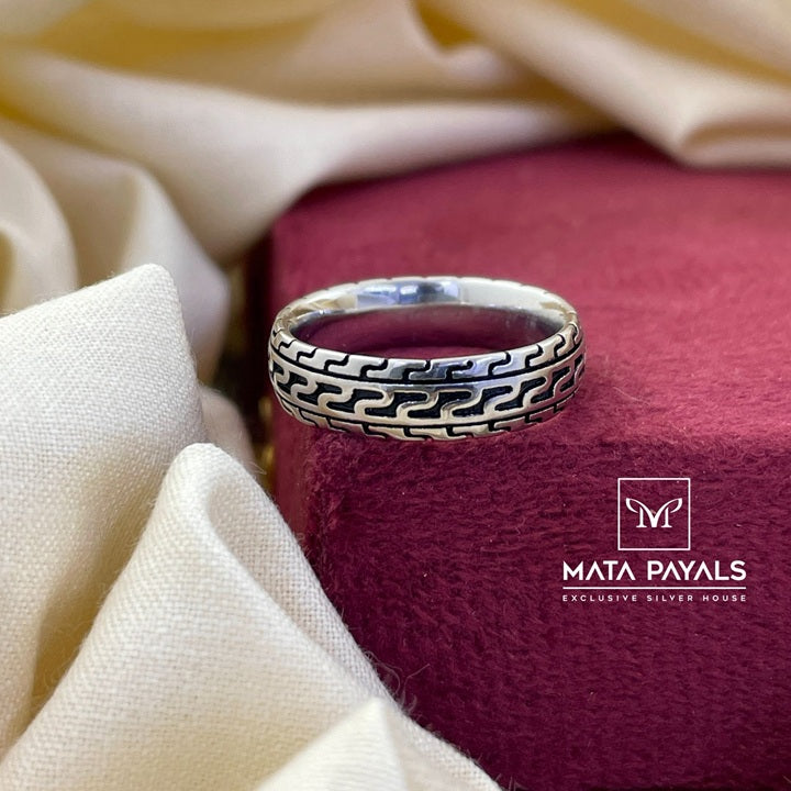 Realistic Oxidised Ring