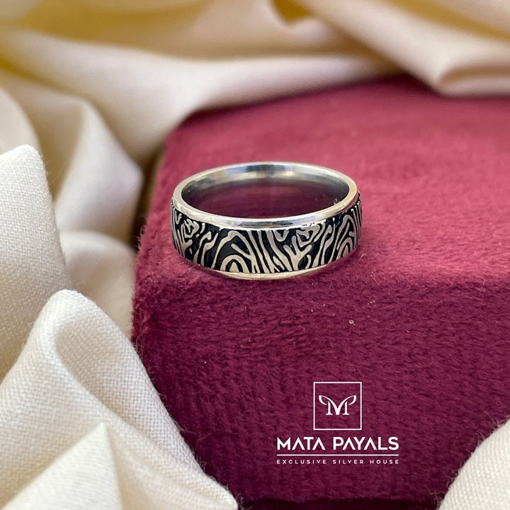 Fabulous Oxidised Finger Ring