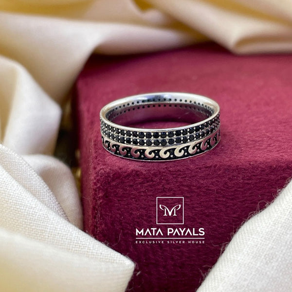 Gleaming Silver Ring