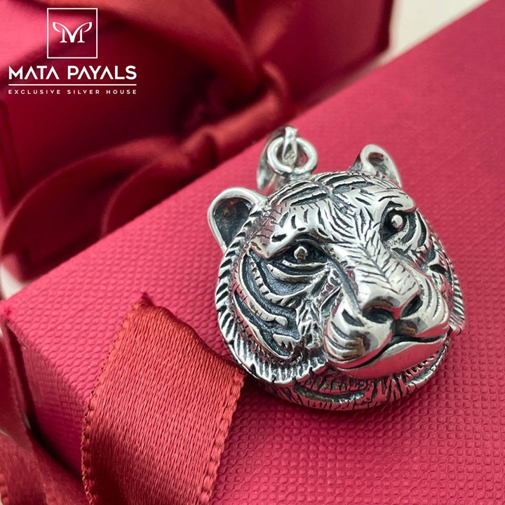 Men's Lion Pendant