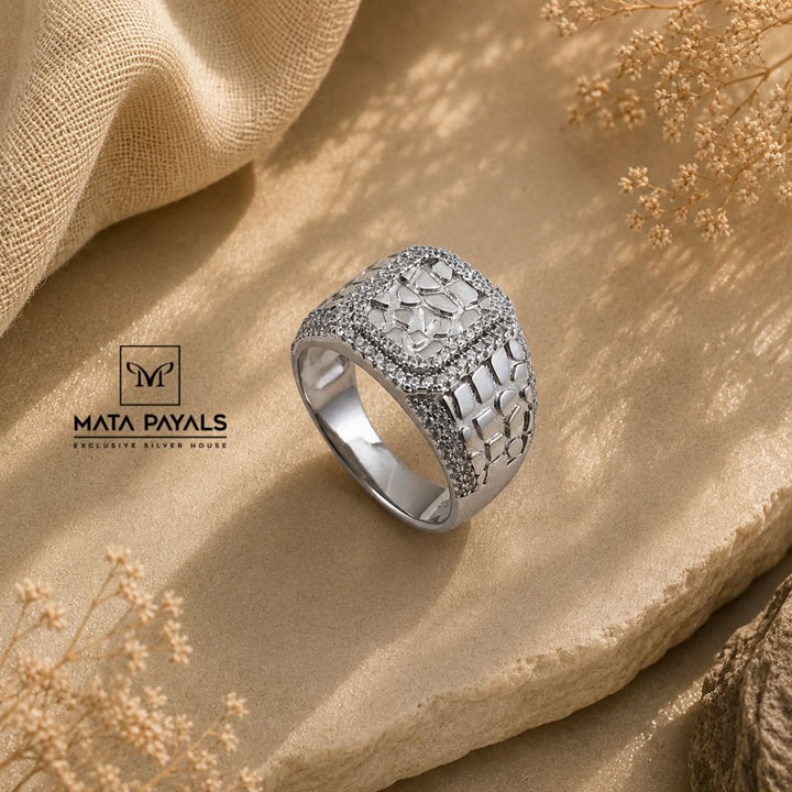 Superlative Zircon Ring