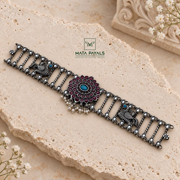 Traditional Kemp Choker