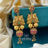 Extraordinary Kundan Chandbali