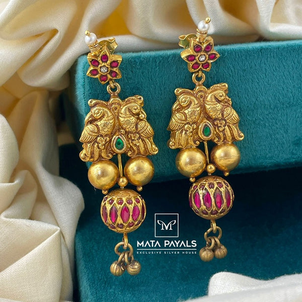 Extraordinary Kundan Chandbali