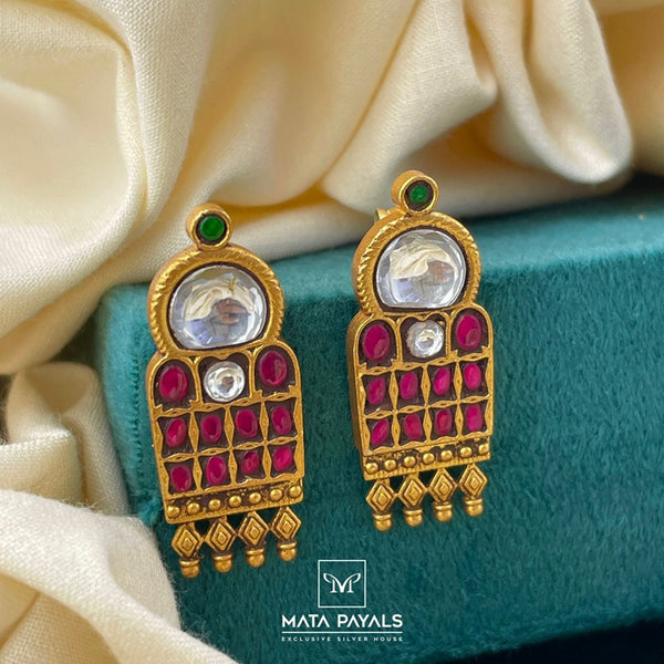 Ethnical Kundan Stud