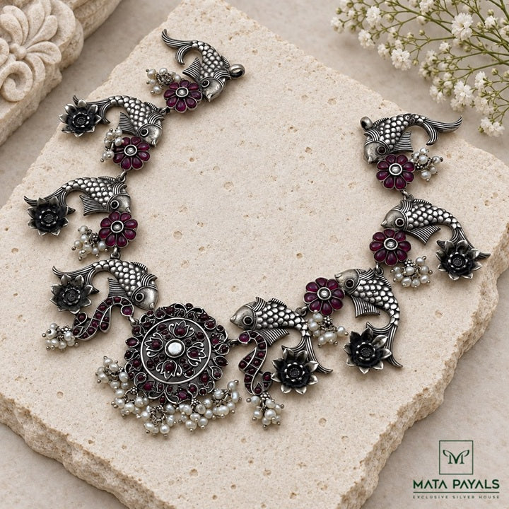 Gorgeous Fish Design Necklace