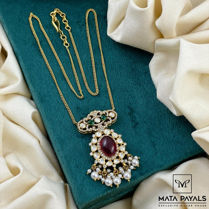 Beautiful Moissanite Pendant Chain