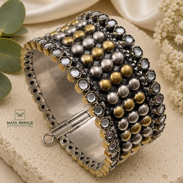 Expressive Dual Tone Kada