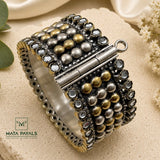 Expressive Dual Tone Kada