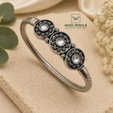 Charming Kundan Kada