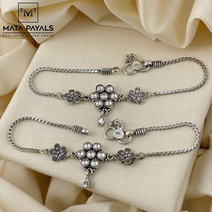 Unique Kundan Floral Anklet