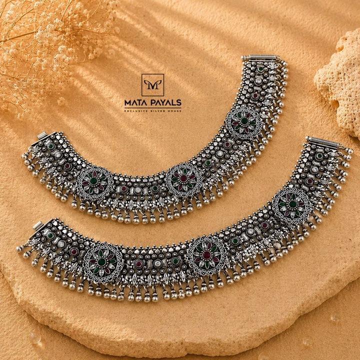 Innovative Floral Anklet