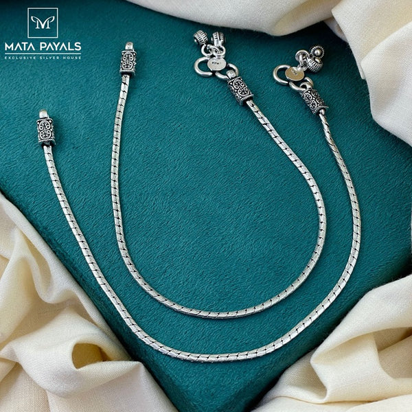 Elegant Oxidised Anklet