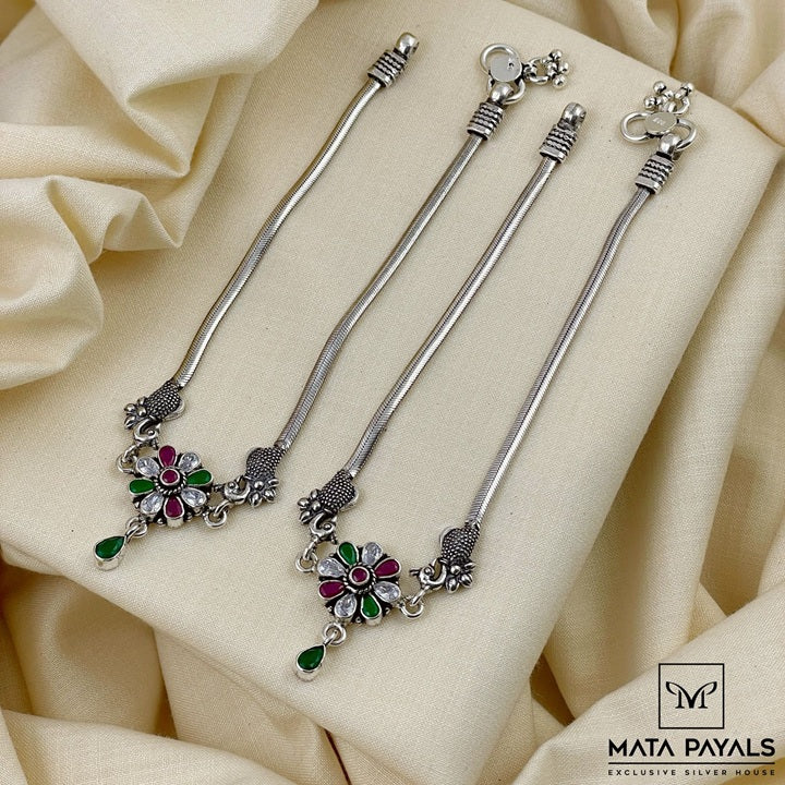 Attractive Floral Anklet
