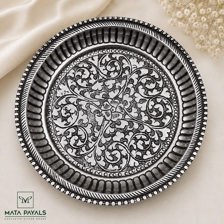 Attractive Aarthi Plate
