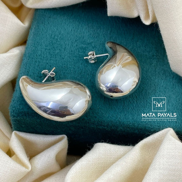 Eccentrical Plain Stud