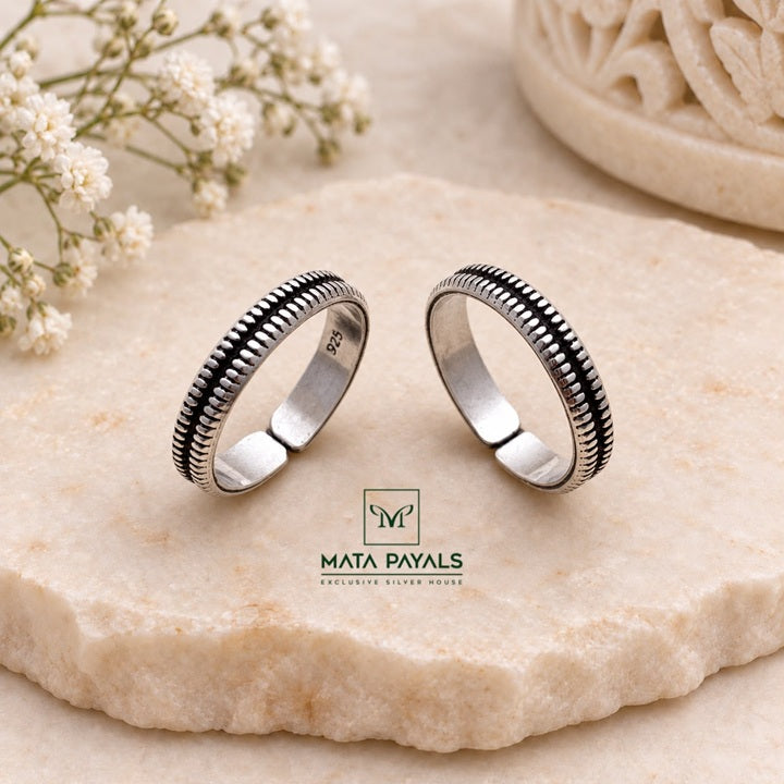 Mesmerizing Silver Toe Ring
