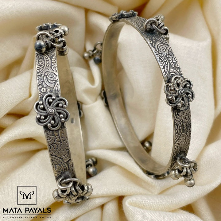 Floral Oxidised Bangle