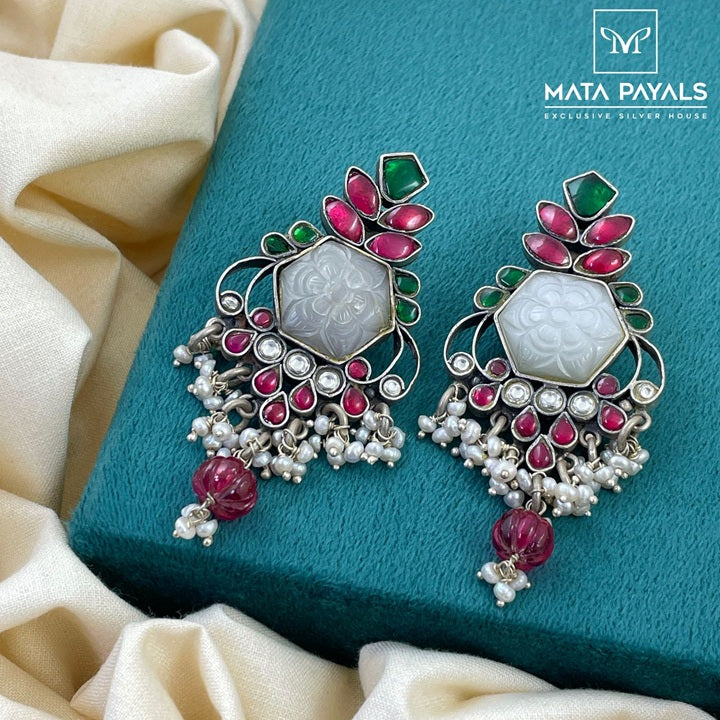 Compelling Kundan Flower Chandbali