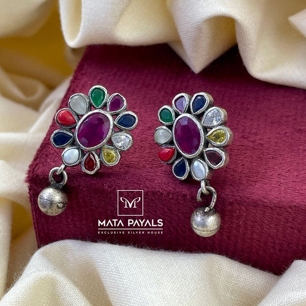 Elegant Oxidised Stud