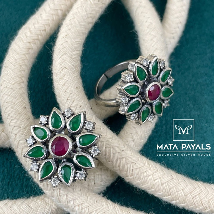 Greenish Cut Stone Toe Ring