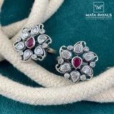 Ethnical Cut Stone Toe Ring