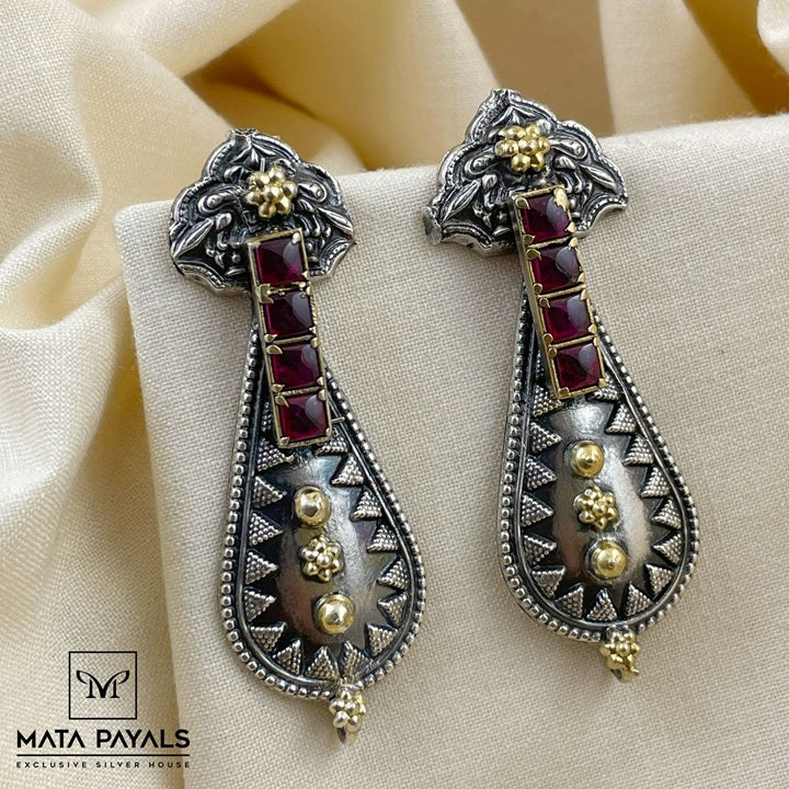 Traditional Dual Tone Hanging