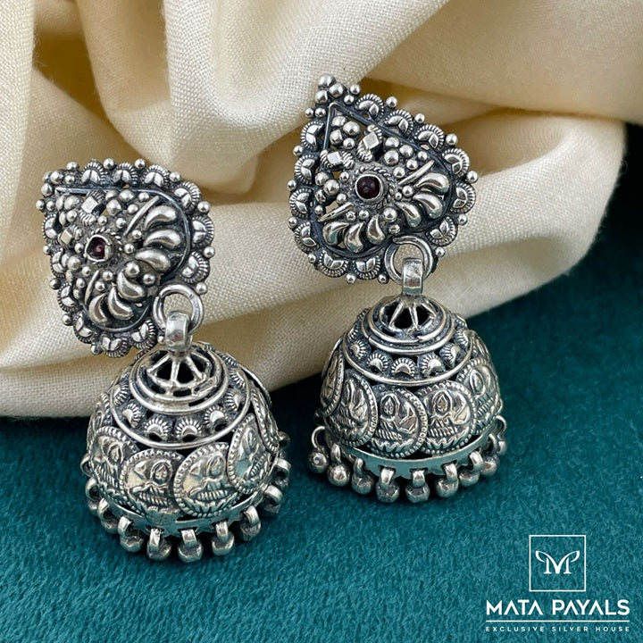Elegant oxidised Jumka