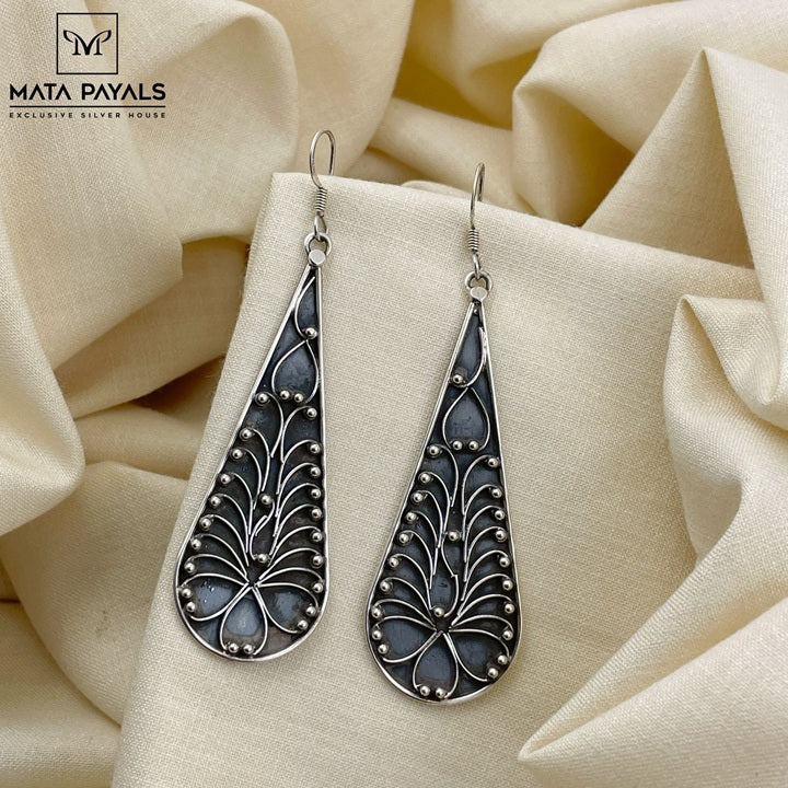 Ravishing Floral Silver Oxidised Chandbali