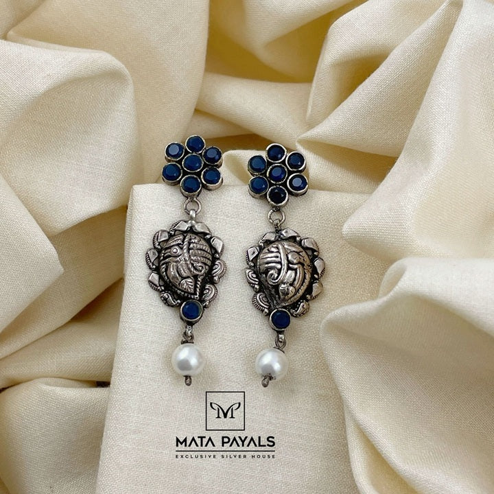 Gorgeous Floral Leafy Oxidised Earing