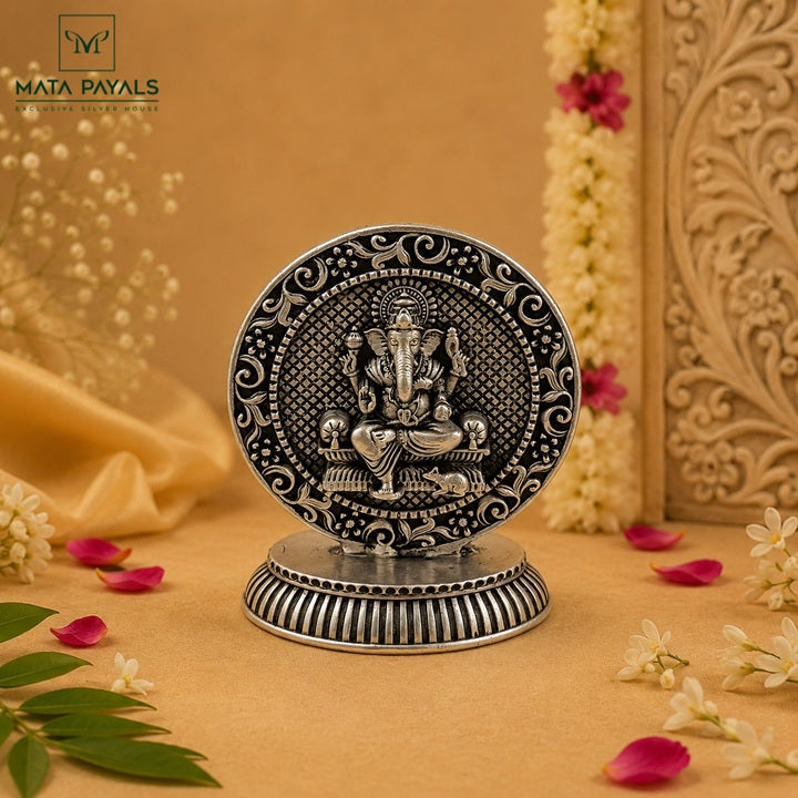 Design Ganesha idol