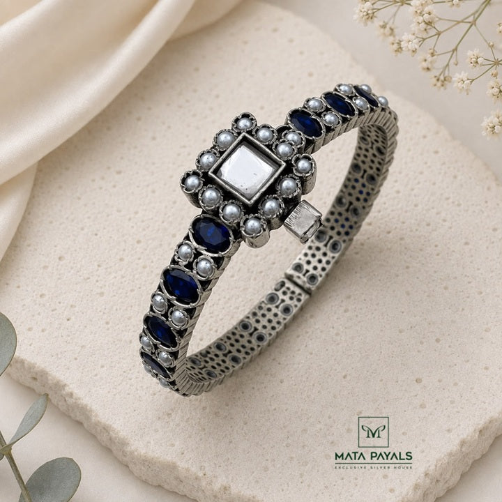 Beautiful Cut Stone Kada