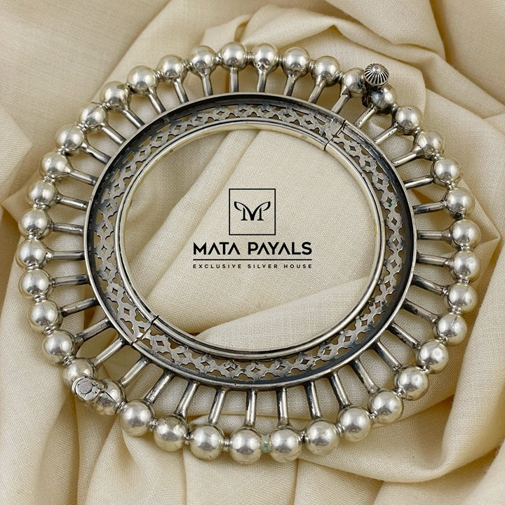 Beautiful Tribel Oxidised Kada