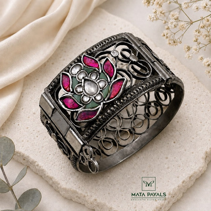 Oxidised Kundan Kada