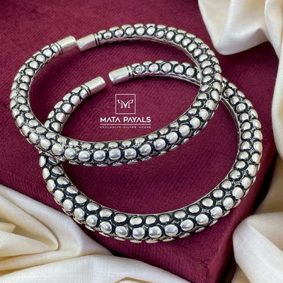 Oxidised Silver Leg Kada