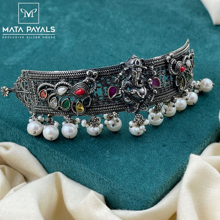 Astonishing Lord Ganesha Artistic Choker